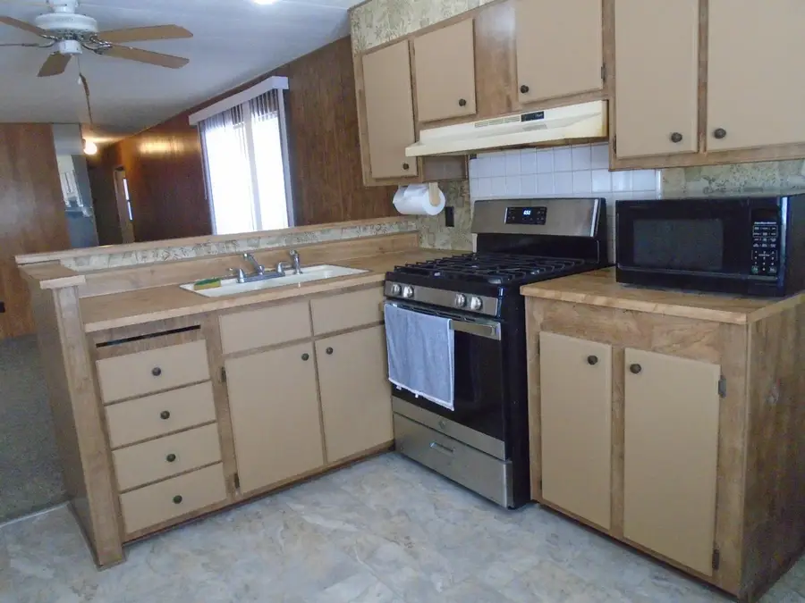 860 E Grangeville Boulevard #117, Hanford, CA 93230 - Image #2