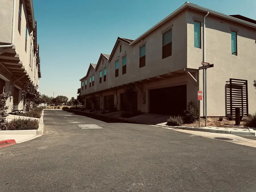 413 W Mahogany Lane, Clovis, CA 93611 - Image #3