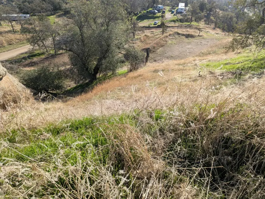 293 Deerbrook Lane, Yokuts Valley, CA 93675 - Image #2