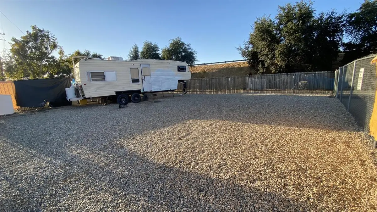 528 N Glenn Avenue, Fresno, CA 93701 - Image #1