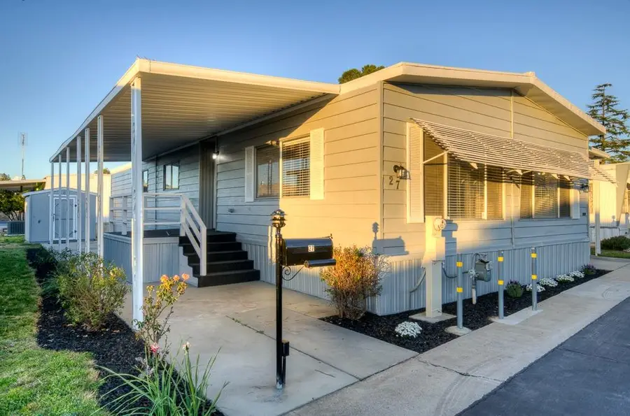 1500 Villa Avenue #27, Clovis, AP 96312 - Image #2