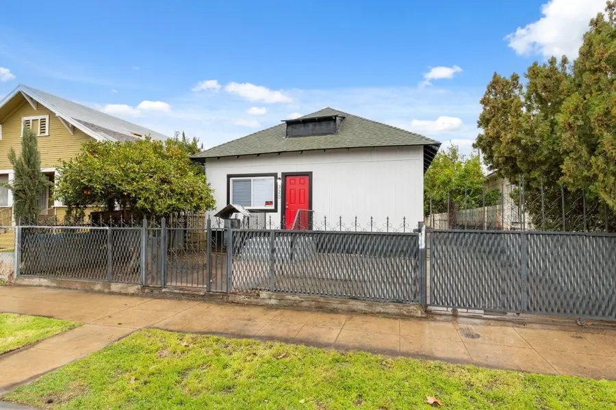 320 N Effie Street, Fresno, CA 93701 - Image #2