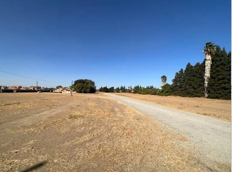 4200 W Dakota Avenue, Fresno, CA 93722 - Image #3