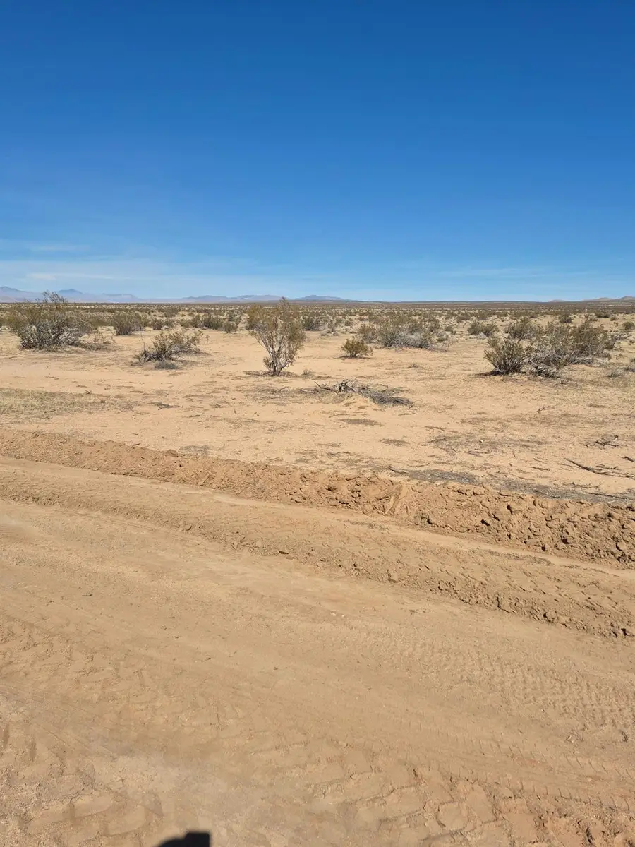 99 T St, California City, CA 93505 - Image #2