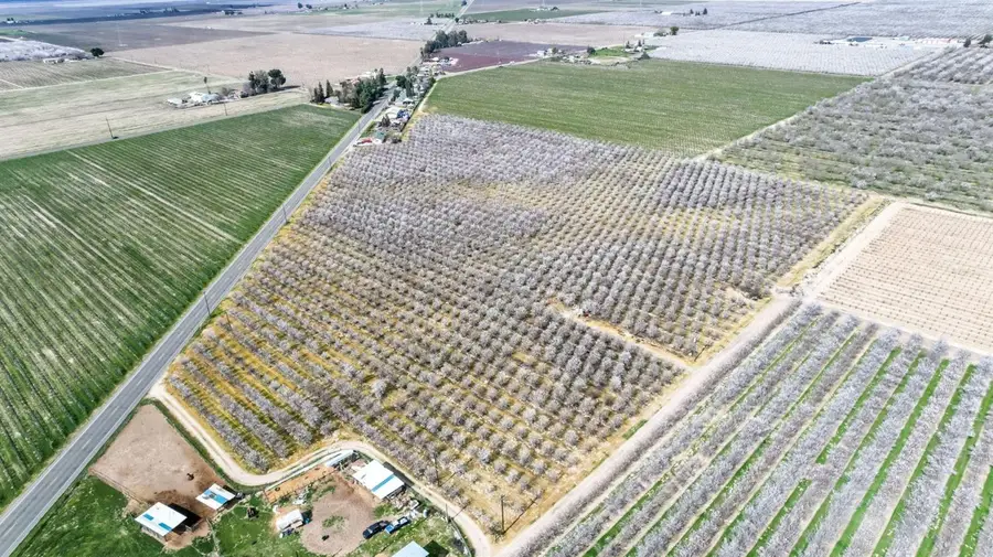 10690 S Henderson Road, Fresno, CA 93706 - Image #3