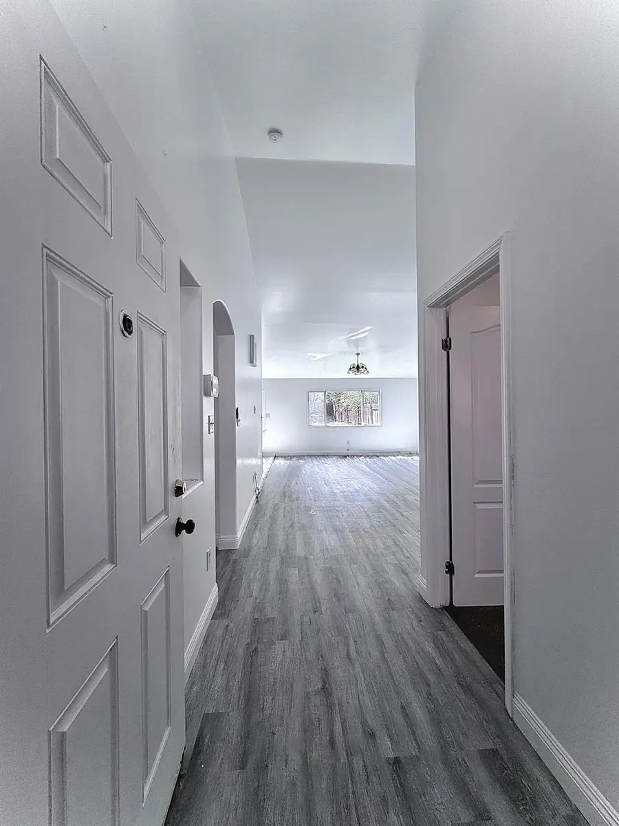 7111 Santana Sun Drive, Bakersfield, CA 93313 - Image #2