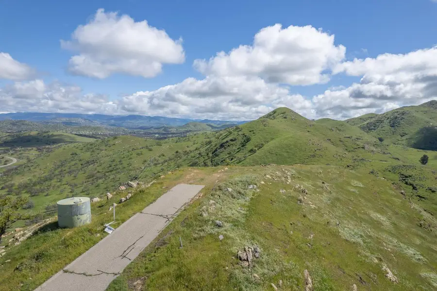 13 Summit Crest Lane, Clovis, AP 96319 - Image #3