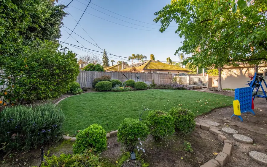 1387 W Sample Way, Fresno, CA 93711 - Image #3