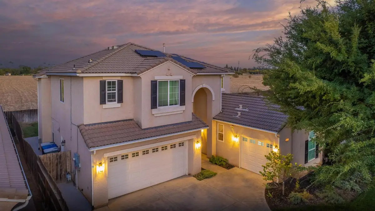 1051 N Coventry Avenue, Clovis, CA 93611 - Image #1