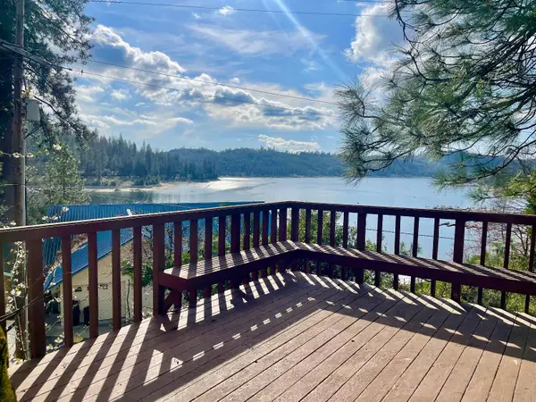 39121 Lake Drive, Bass Lake, CA 93604