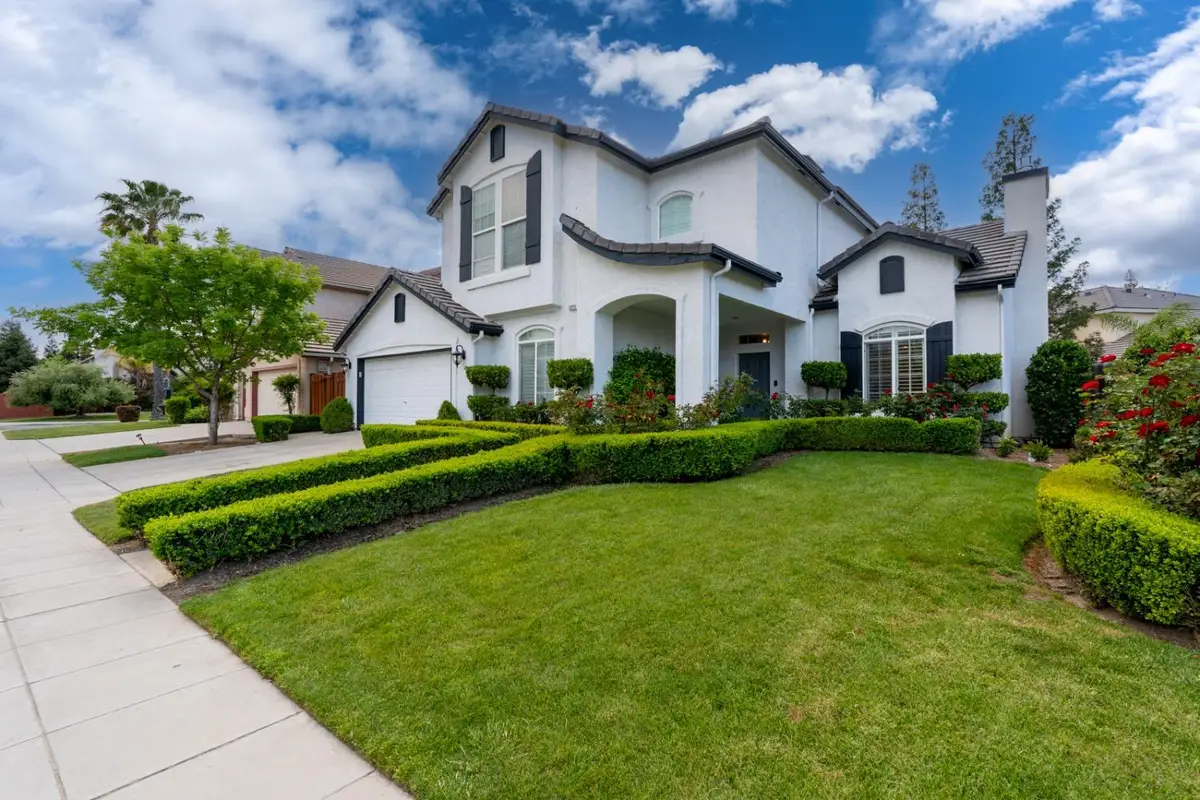 10717 N Bunkerhill Drive, Fresno, CA 93730 - Image #1