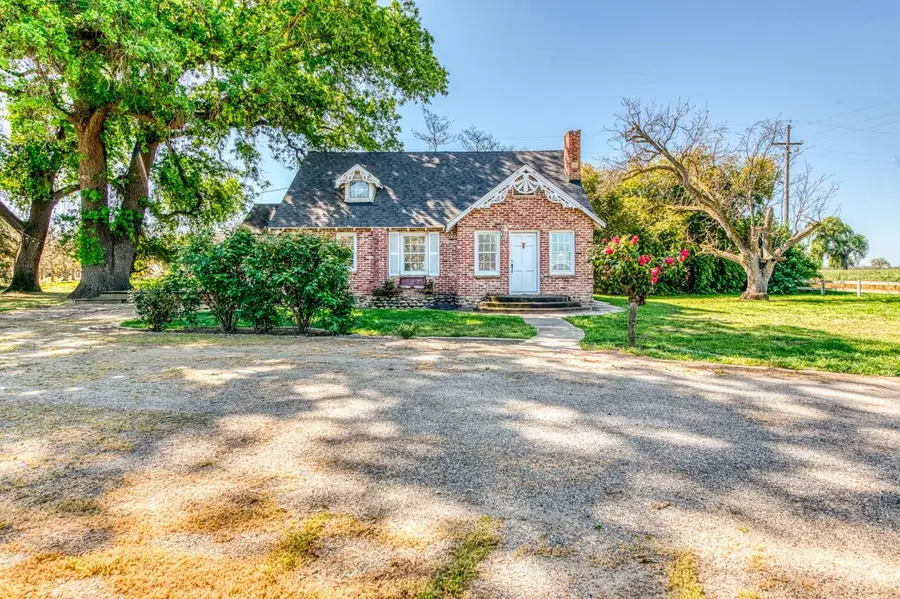 21530 Tiburico Avenue, Laton, CA 93242 - Image #3