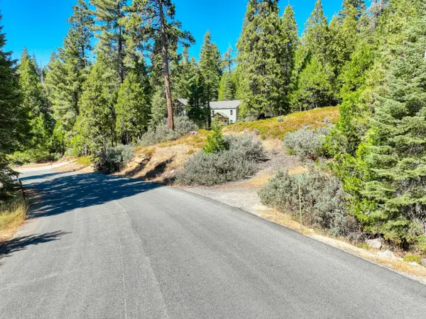 40518 Wild Rose Ln., Shaver Lake, CA 93664