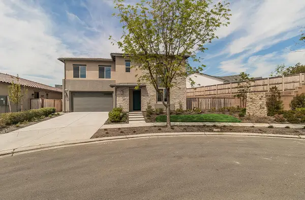 4338 Monarch Pl, Madera, CA 93636