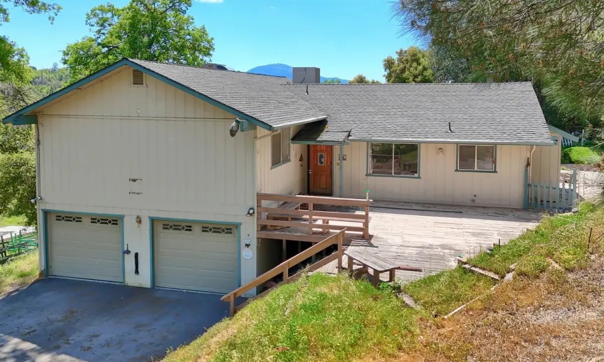 42275 Buckeye Road, Oakhurst, CA 93644 - Image #1