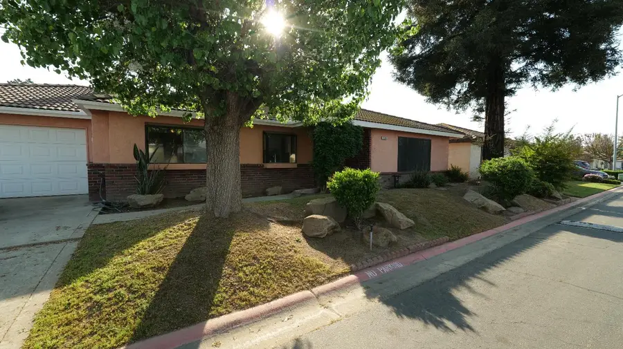 7684 N 6th Street, Fresno, CA 93720 - #3