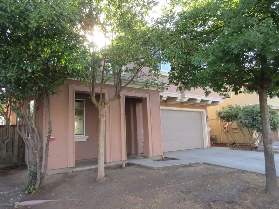 1016 Papaya Street, Madera, CA 93638 - Image #2