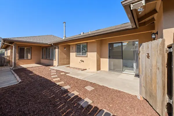 2407 W Carmen Avenue, Fresno, CA 93728