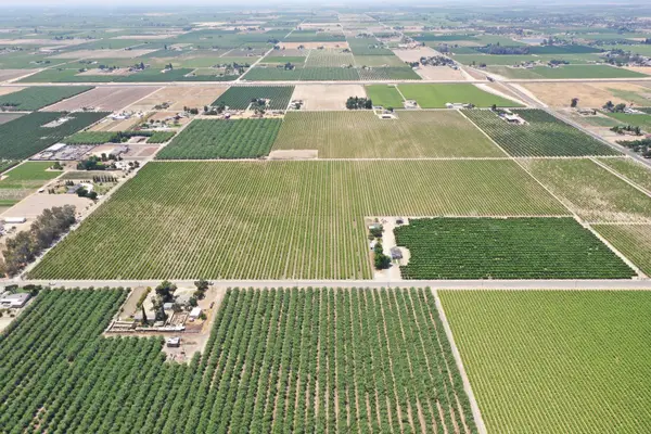 7265 S Chestnut Avenue, Fresno, CA 93725