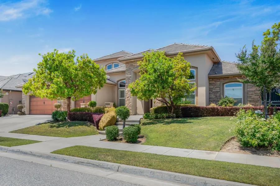 2136 E Royal Dornoch Avenue, Fresno, CA 93730 - Image #3