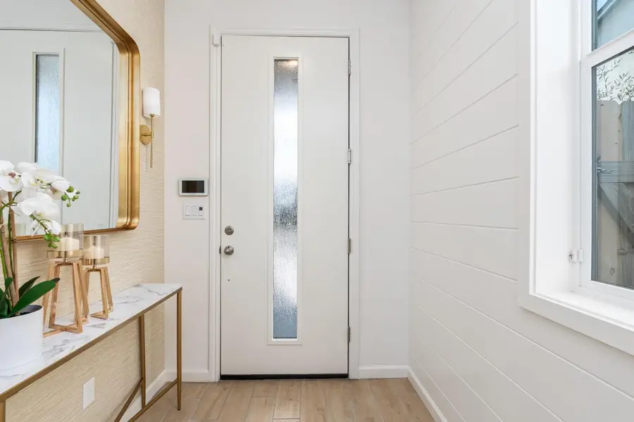 2072 N Autumnglo Drive, Fresno, CA 93727 - Image #2