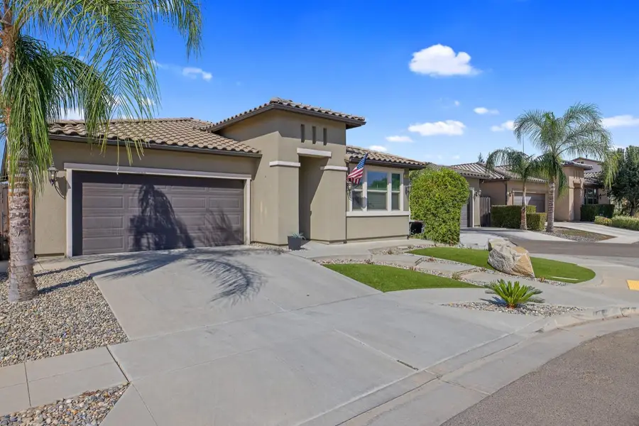 11337 N Cherry Sage Avenue, Fresno, CA 93730 - Image #2