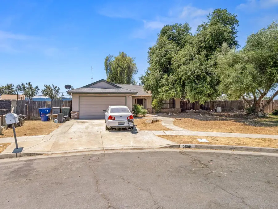 2588 S Sierra Vista Avenue, Fresno, CA 93725 - Image #2