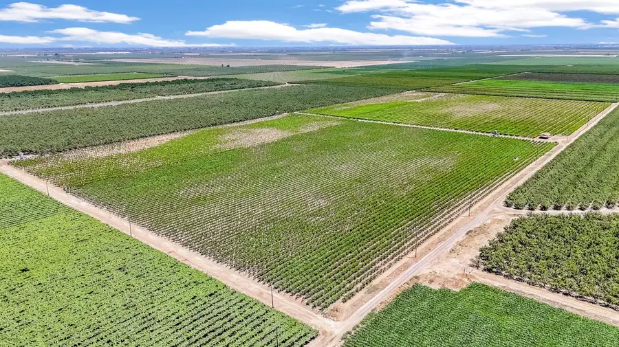 1 Davis, Laton, CA 93242 - Image #2