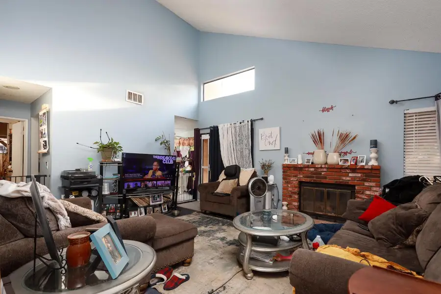 44827 Rock Island Drive, Lancaster, CA 93535 - Image #2