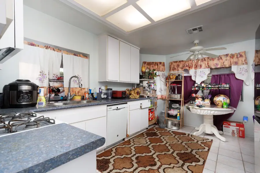 44827 Rock Island Drive, Lancaster, CA 93535 - Image #3