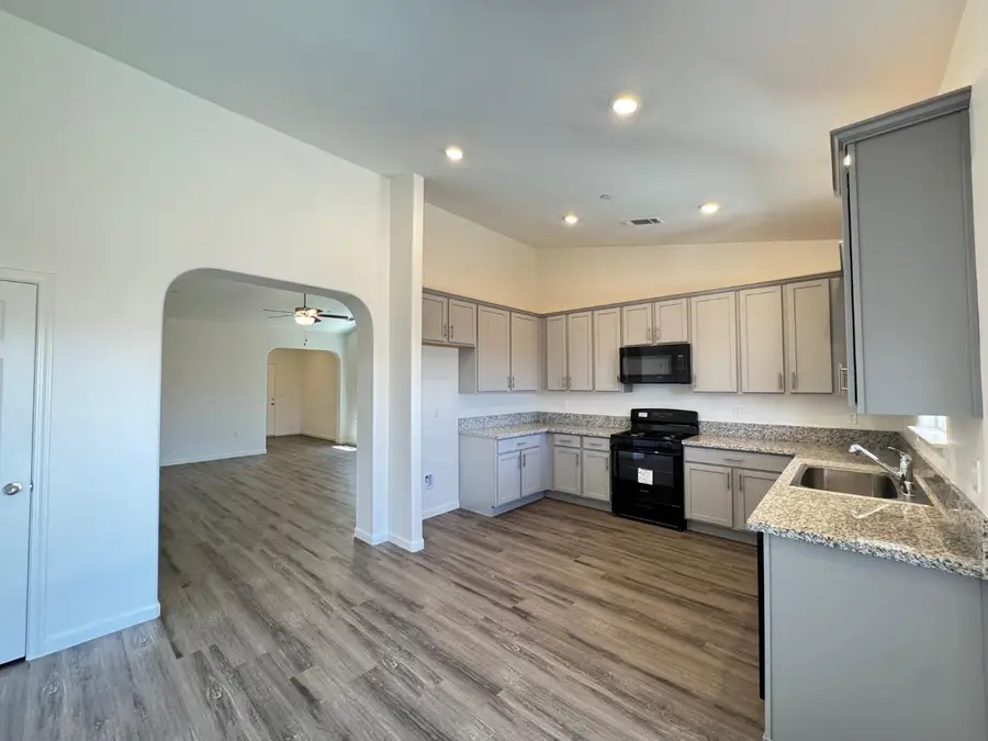 1109 E Orange Street, Avenal, CA 93204 - Image #2