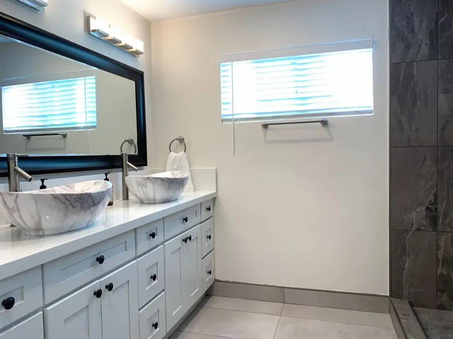 Address Withheld By Seller, Fresno, CA 93722 - Image #2