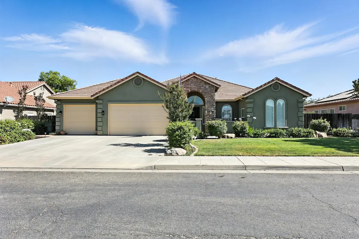 17024 Granite Falls Way, Chowchilla, CA 93610 - Image #1