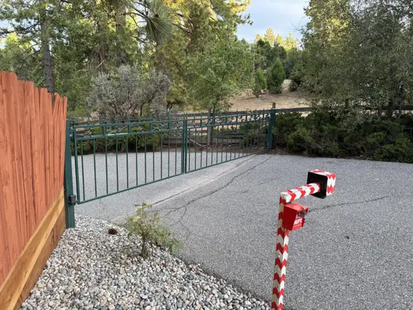 52038 Road 426, Oakhurst, CA 93644