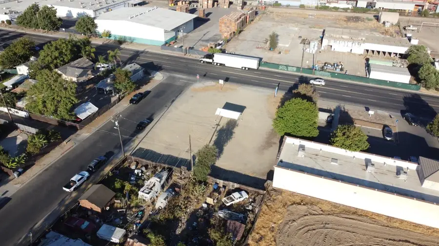 1407 Academy Avenue, Sanger, CA 93657 - Image #2