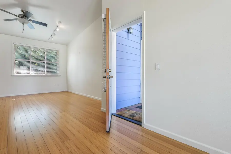 2658 E Alluvial Avenue #220, Fresno, CA 93720 - Image #3