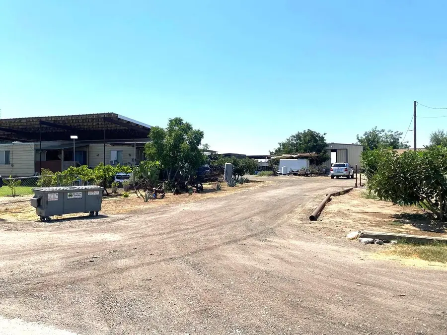 875 W Laguna Avenue, Riverdale, CA 93656 - Image #3