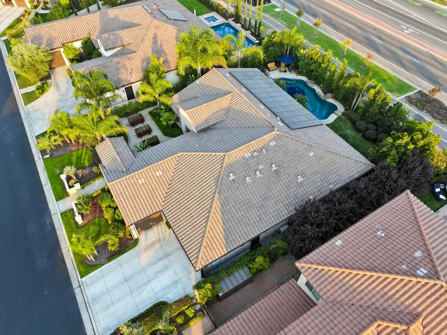 2445 E Copper Hill Way, Fresno, CA 93730 - Image #3
