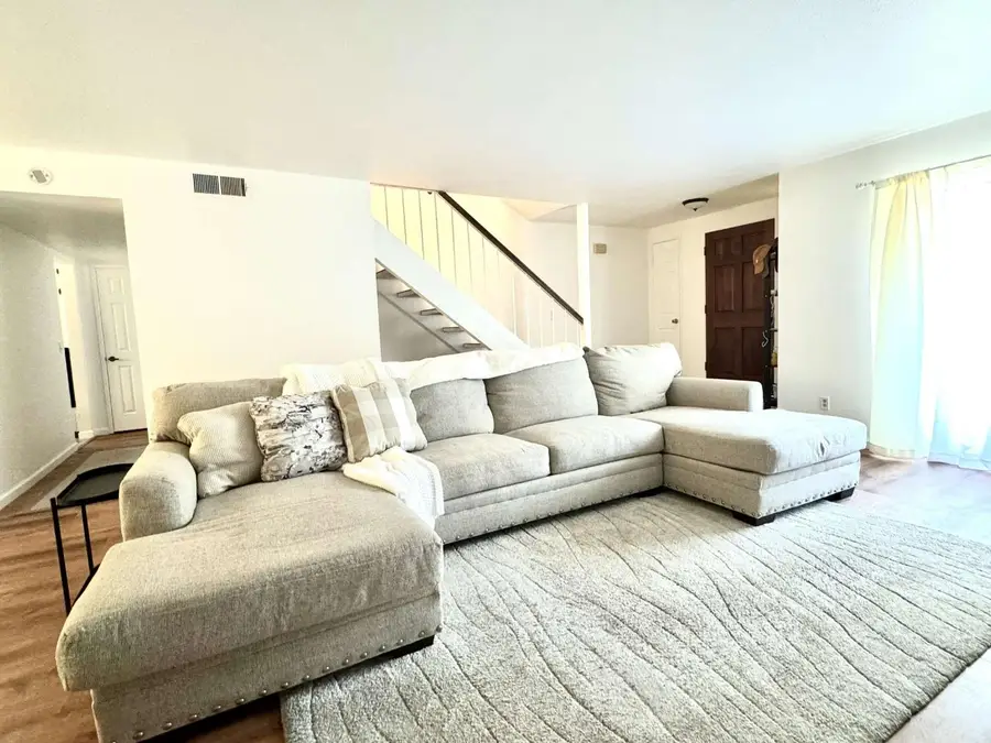 4718 E Alamos Avenue #101, Fresno, CA 93726 - Image #3