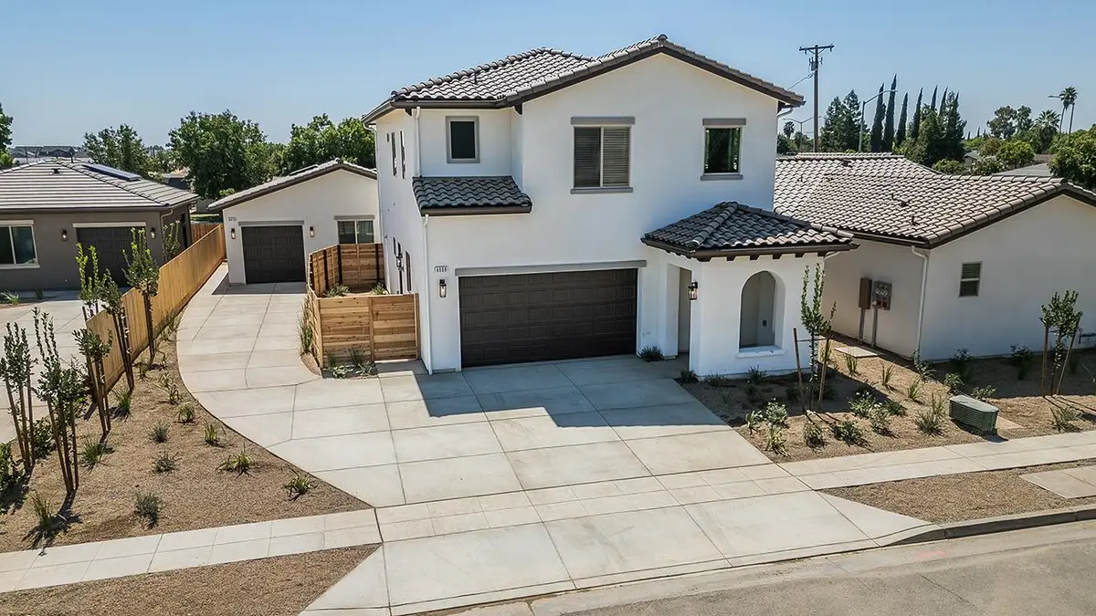 6008 E Sussex Way, Fresno, CA 93727 - Image #1