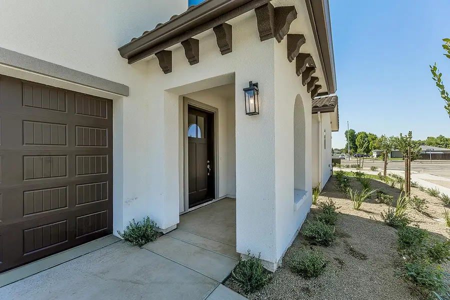 6008 E Sussex Way, Fresno, CA 93727 - Image #2