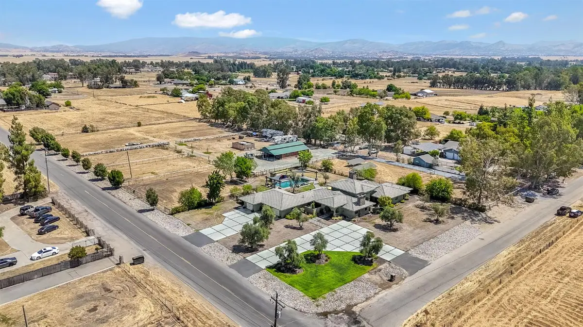 11514 E Bullard Avenue, Clovis, CA 93619 - Image #1