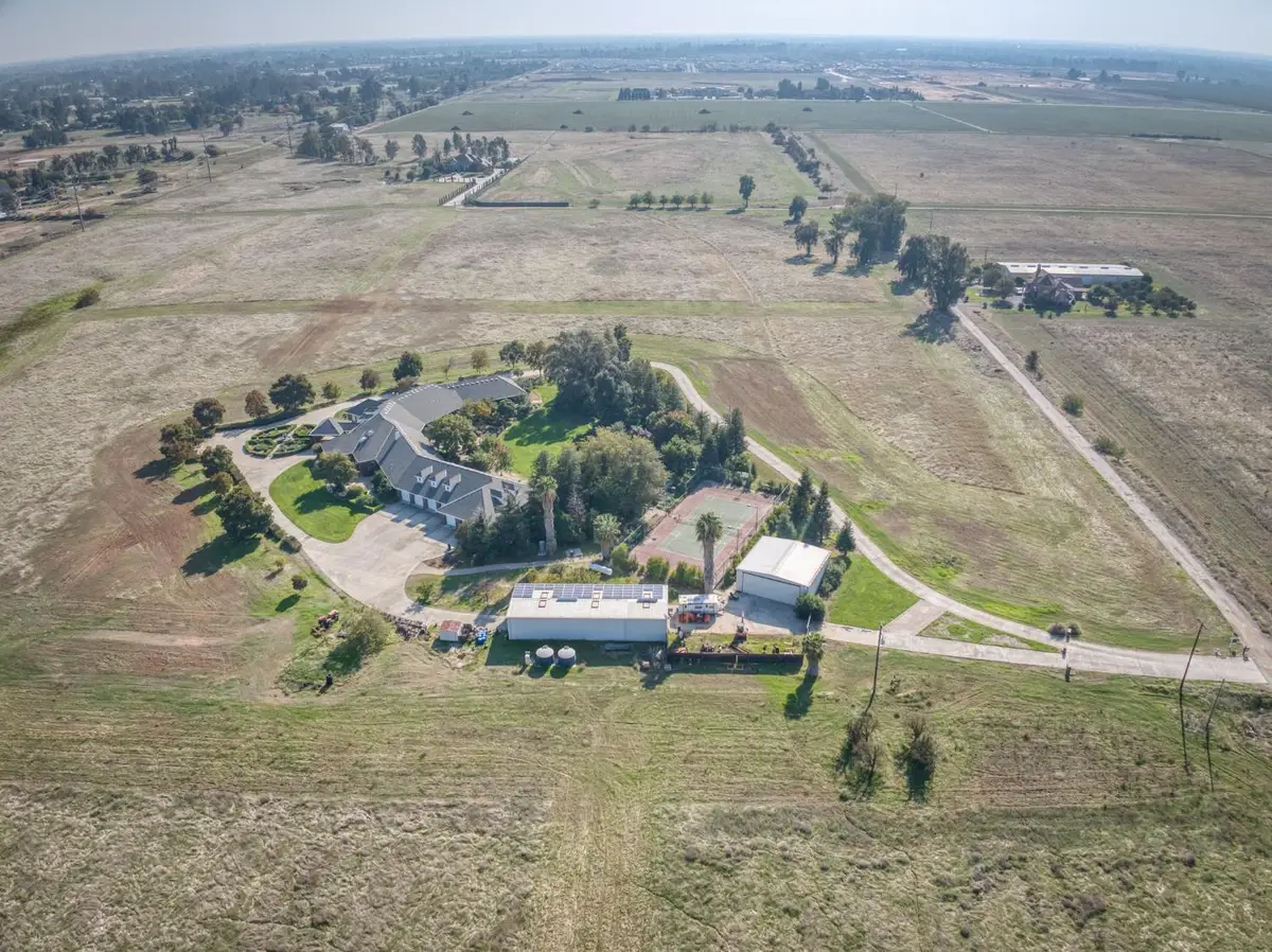 4715 E Copper Avenue, Clovis, CA 93619 - Image #1