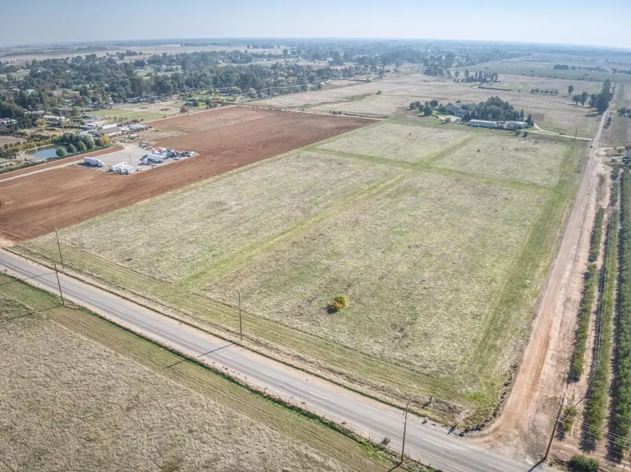 4715 E Copper Avenue, Clovis, CA 93619 - Image #2