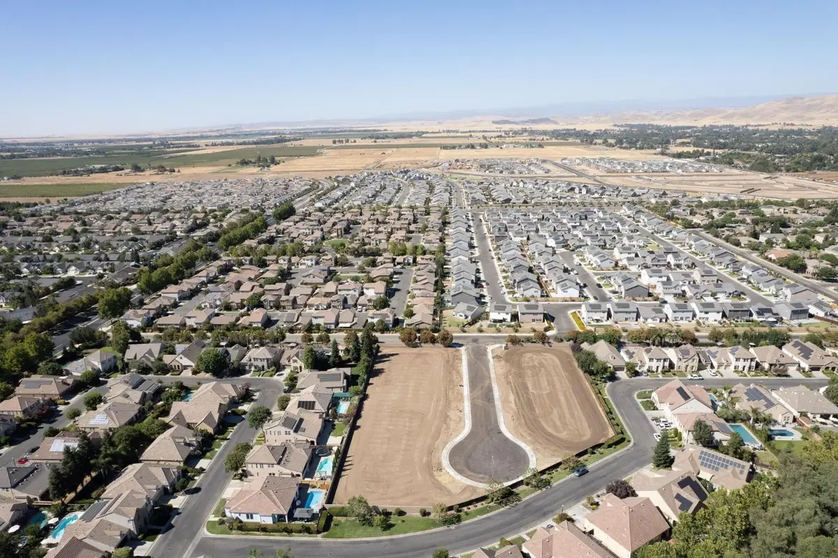 1763 N Preuss Avenue, Clovis, CA 93619 - #1