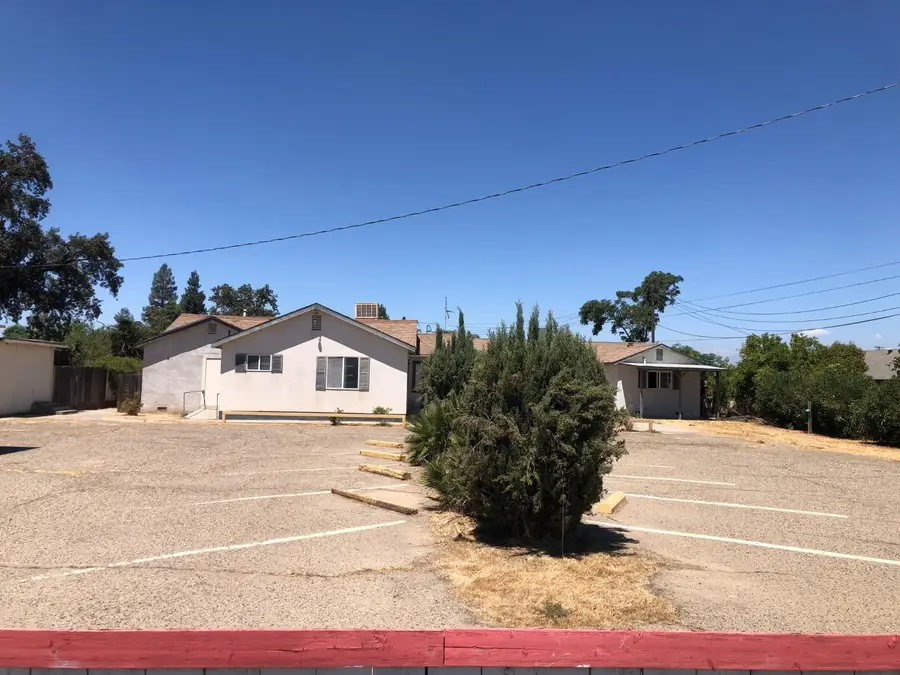 1590 E Dinuba Avenue, Reedley, CA 93654 - Image #2