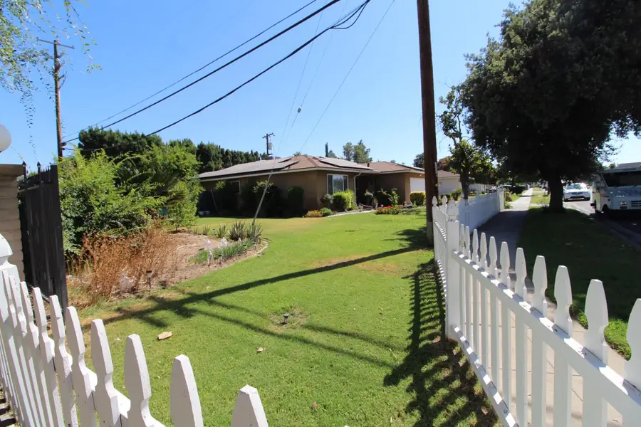 4705 E Santa Ana Avenue, Fresno, CA 93726 - Image #2