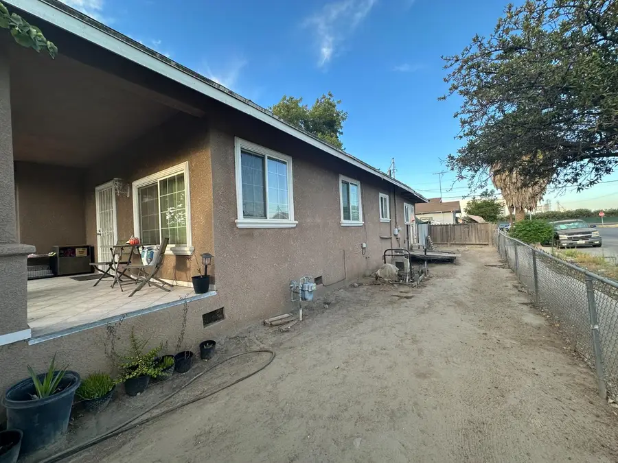 2651 S 11th Street, Fresno, CA 93725 - Image #3