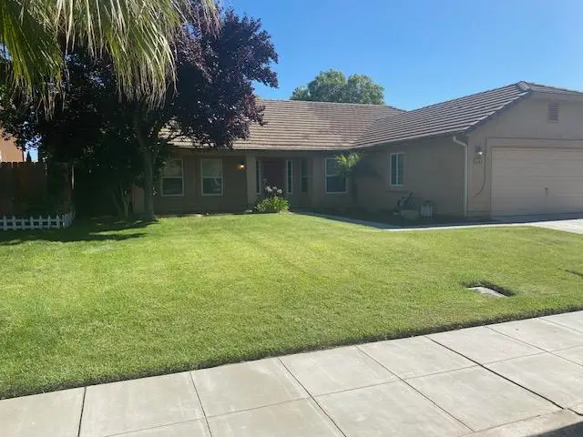 554 St Michelle Drive, Madera, CA 93637 - Image #1