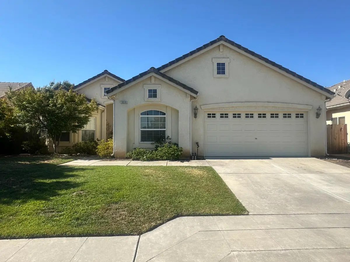1039 E Oakmont Avenue, Fresno, CA 93730 - Image #1